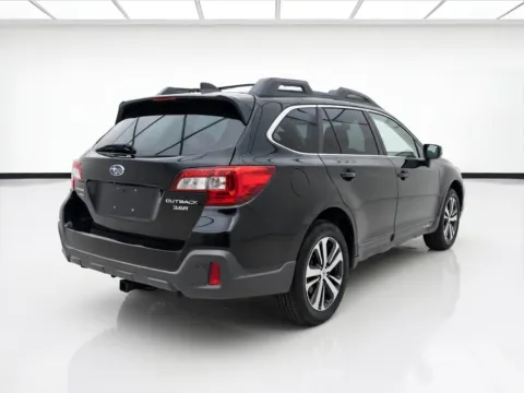 More photos of 2019 Subaru Outback Limited at KarGenie, CA