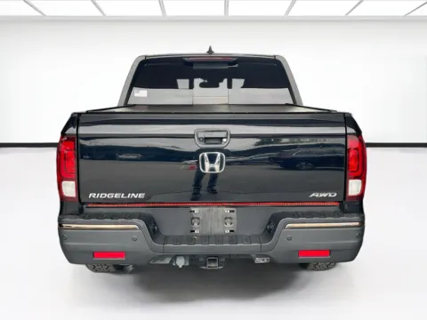 More photos of 2018 Honda Ridgeline Black Edition at KarGenie, CA