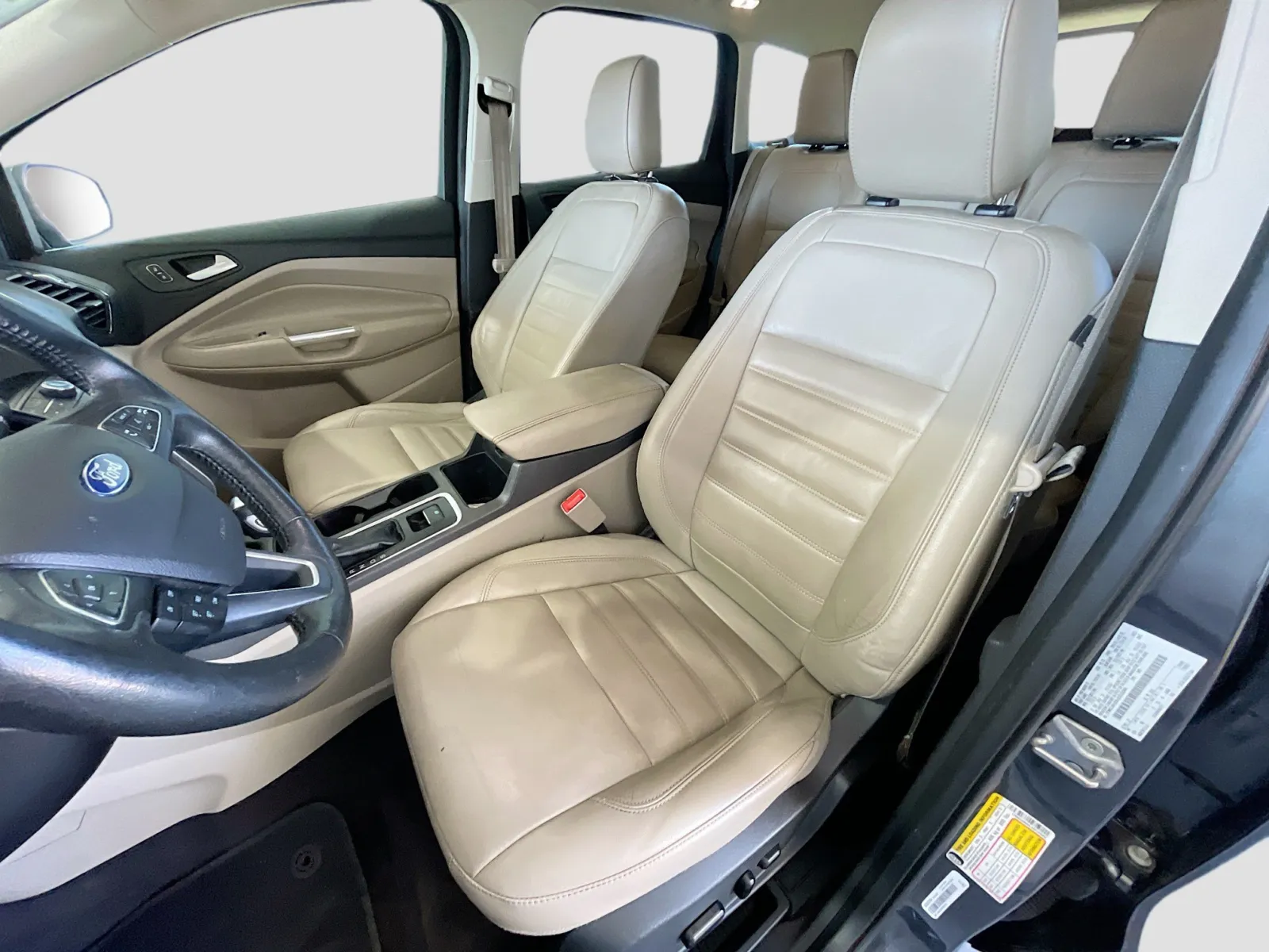 Ford Escape photo 12