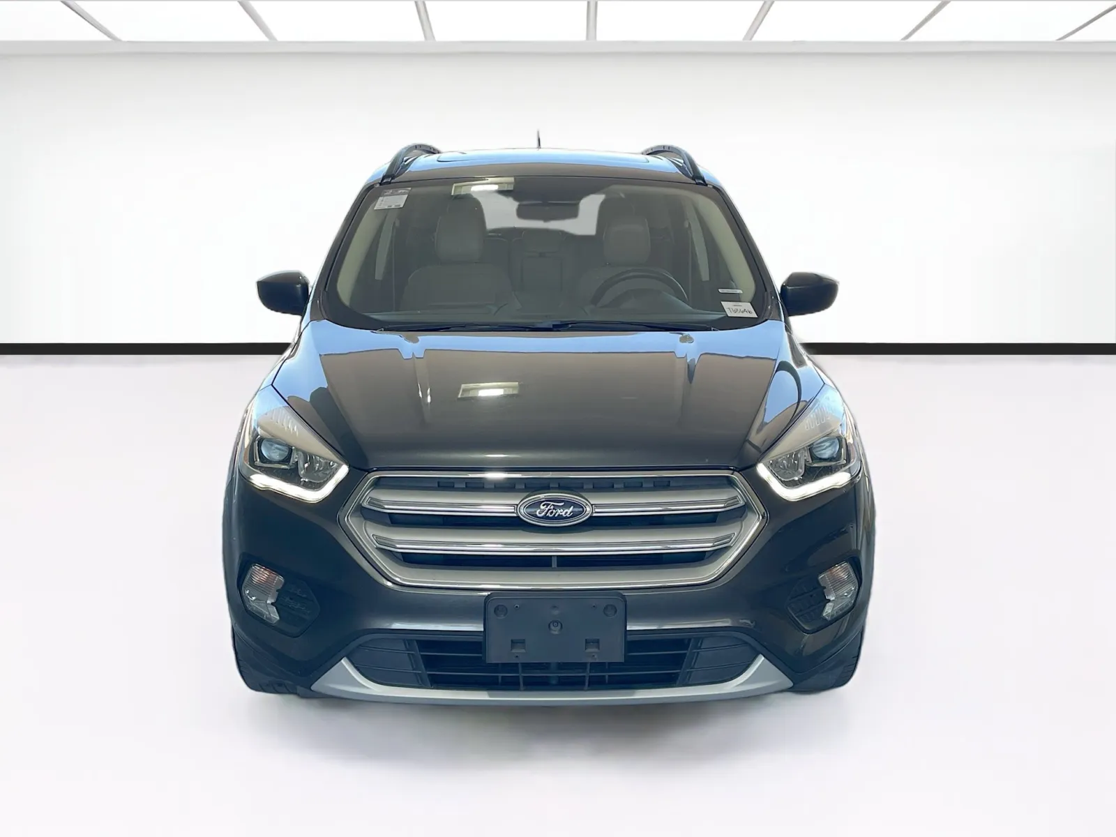 Ford Escape photo 2