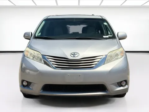 Photos of 2017 Toyota Sienna XLE for sale in Fontana, CA at KarGenie