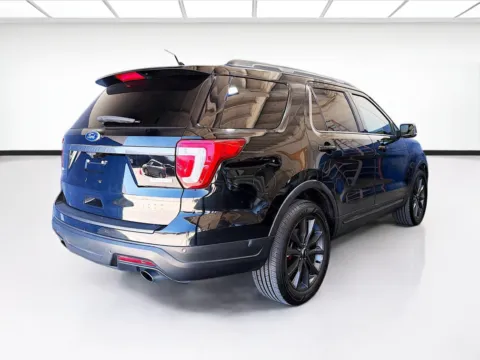 More photos of 2018 Ford Explorer XLT at KarGenie, CA