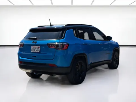 More photos of 2021 Jeep Compass Altitude at KarGenie, CA