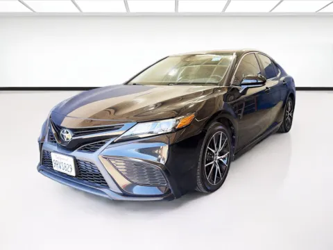 Black 2021 Toyota Camry SE for sale in Fontana, CA