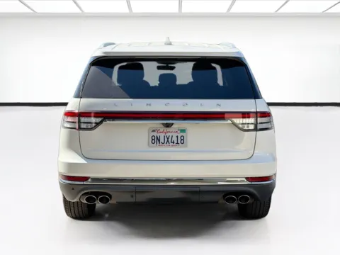 More photos of 2020 Lincoln Aviator Reserve Premium at KarGenie, CA