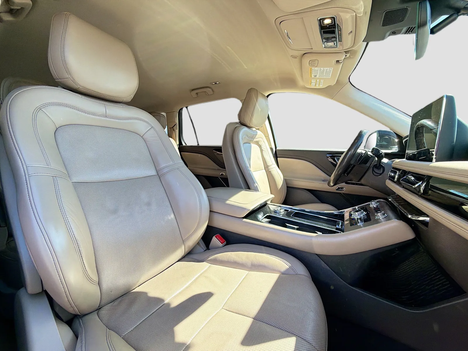 Lincoln Aviator photo 19
