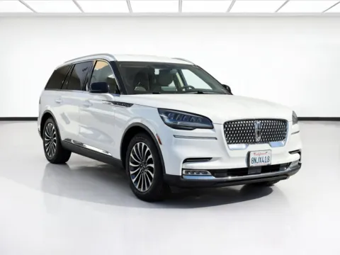 Another view of 2020 Lincoln Aviator Reserve for sale in Fontana, CA at KarGenie