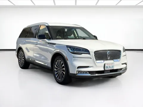 Another view of 2020 Lincoln Aviator Reserve Premium for sale in Fontana, CA at KarGenie