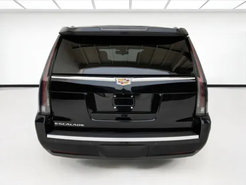 More photos of 2016 Cadillac Escalade ESV Platinum at KarGenie, CA