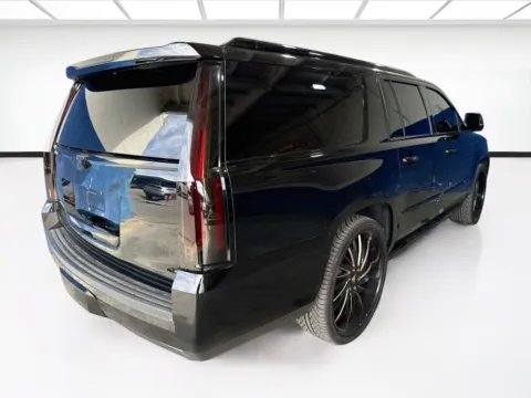 More photos of 2016 Cadillac Escalade ESV Platinum Edition at KarGenie, CA