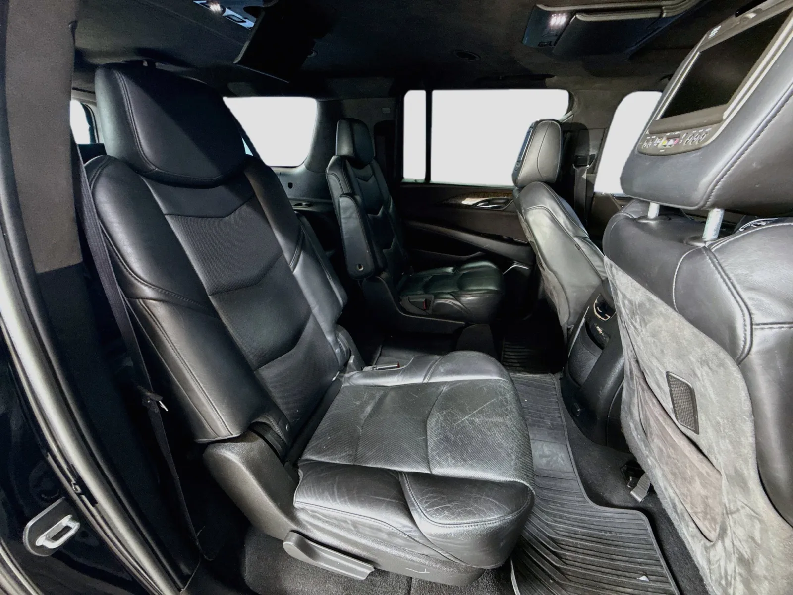 Cadillac Escalade ESV photo 16