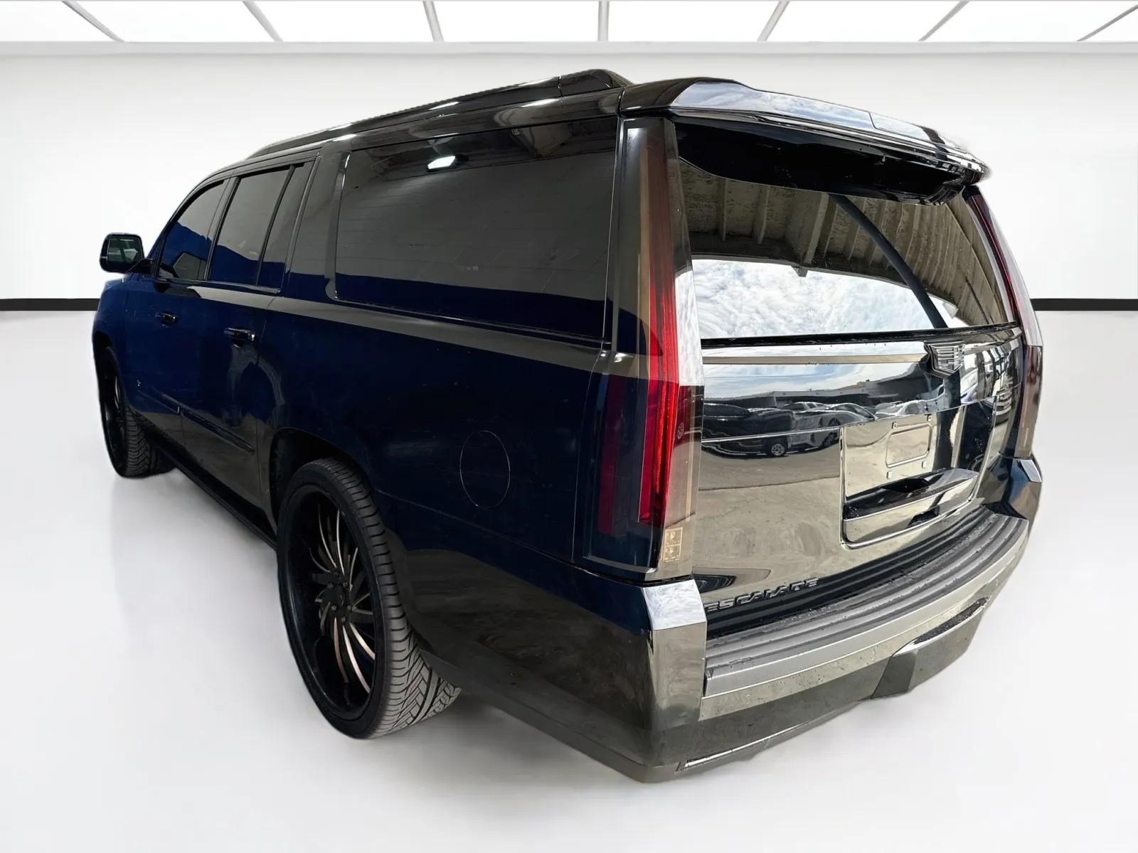Cadillac Escalade ESV photo 6