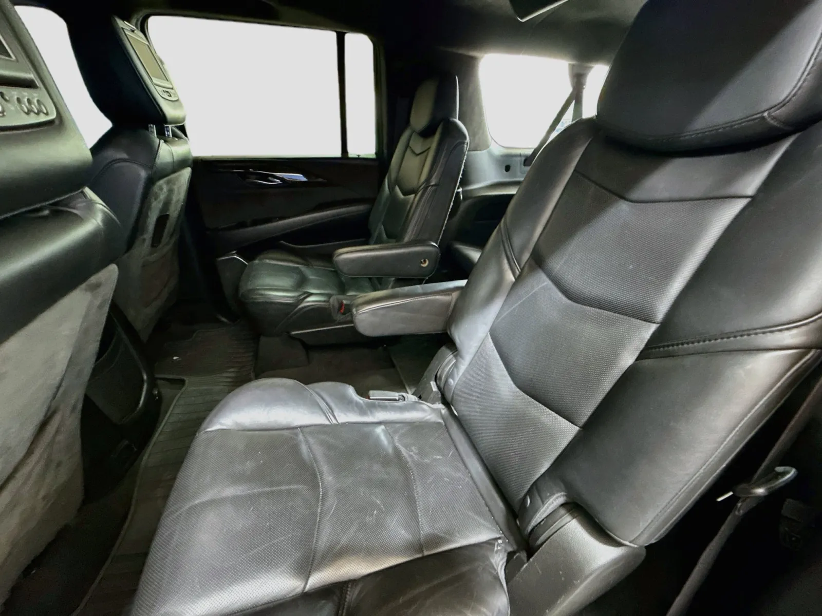 Cadillac Escalade ESV photo 13