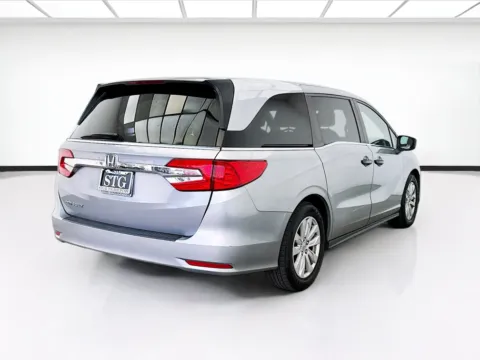 More photos of 2020 Honda Odyssey LX at KarGenie, CA