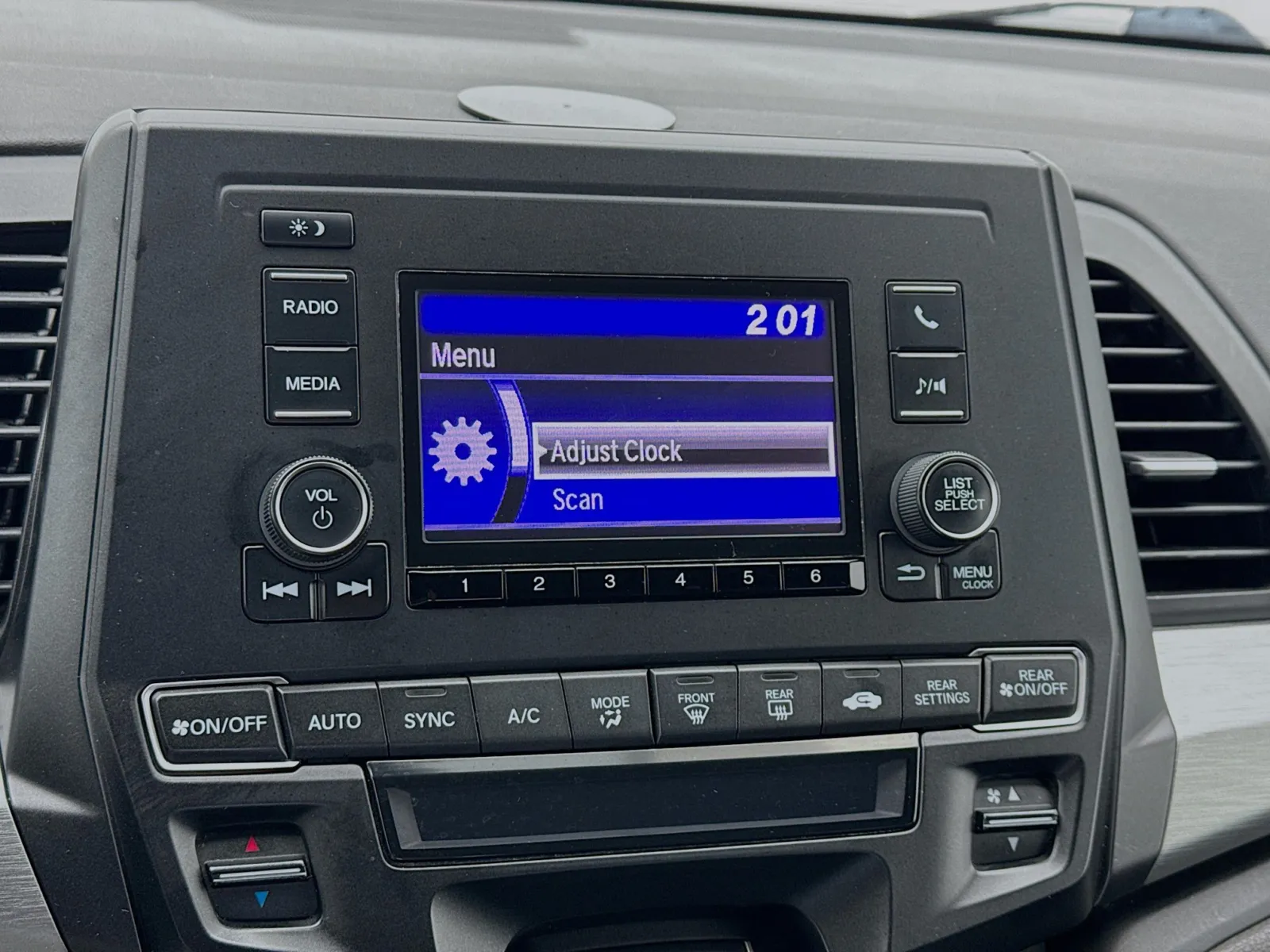 Honda Odyssey photo 9