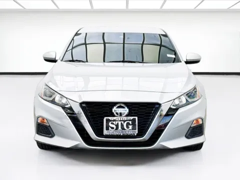 Photos of 2021 Nissan Altima 2.5 S for sale in Fontana, CA at KarGenie