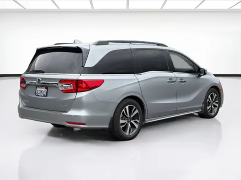 More photos of 2020 Honda Odyssey Elite at KarGenie, CA