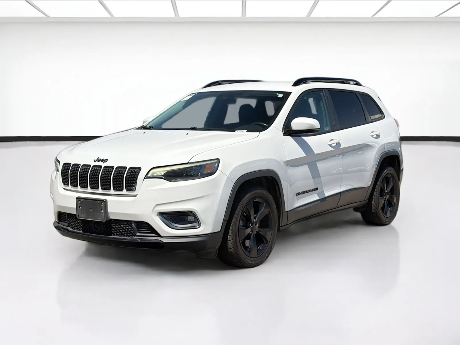 White 2020 Jeep Cherokee Latitude Plus for sale in Fontana, CA
