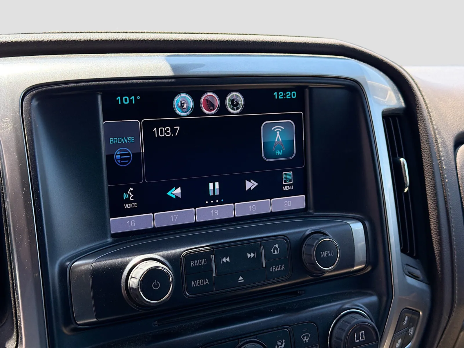 Chevrolet Silverado photo 10