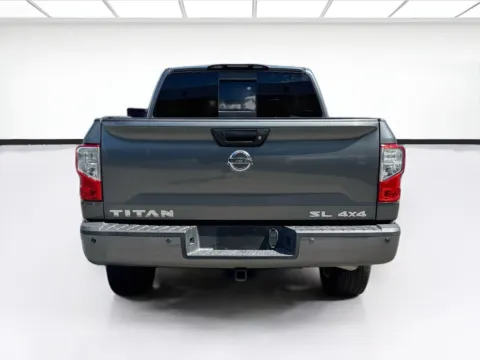 More photos of 2017 Nissan Titan SL at KarGenie, CA