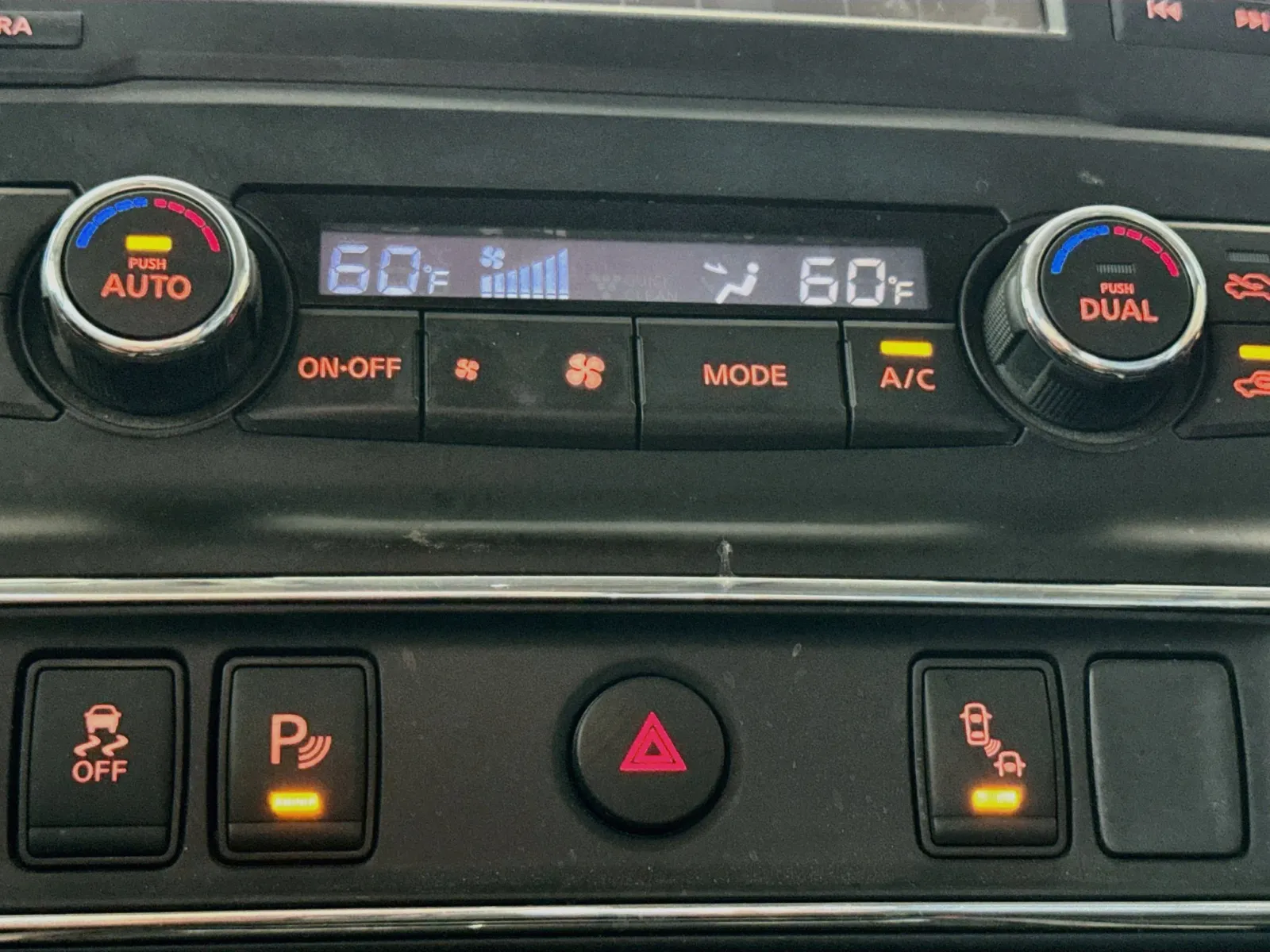 Nissan Titan photo 12
