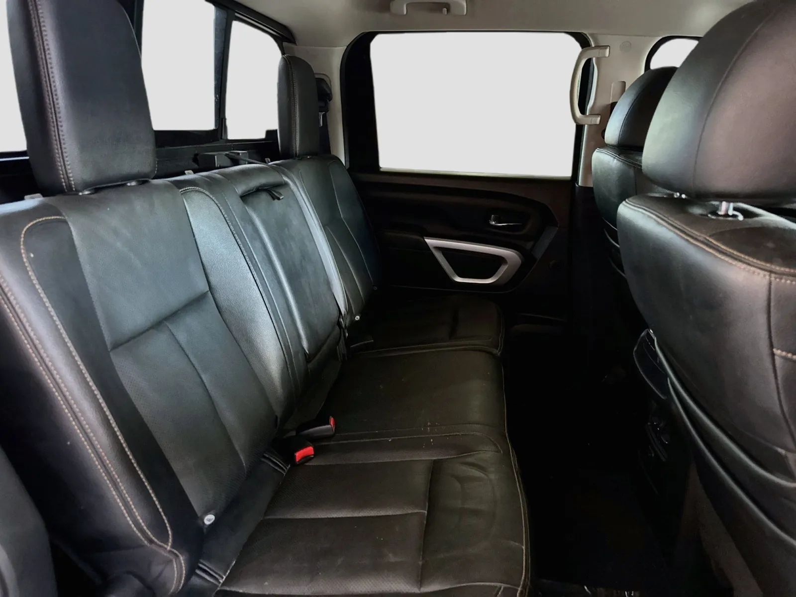 Nissan Titan photo 16