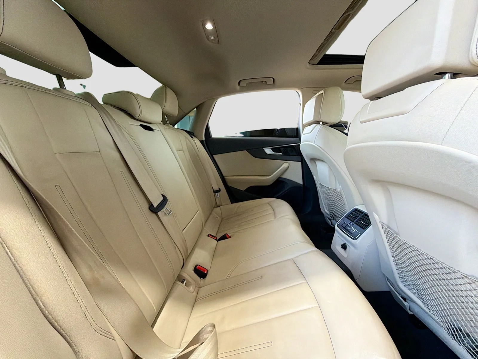 Audi A4 photo 17