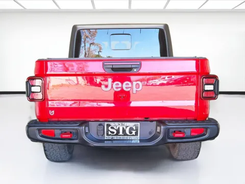 More photos of 2021 Jeep Gladiator Rubicon at KarGenie, CA