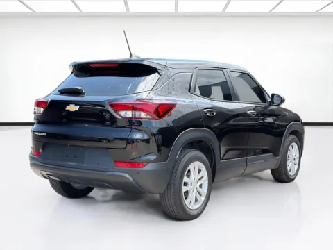 More photos of 2021 Chevrolet Trailblazer LS at KarGenie, CA