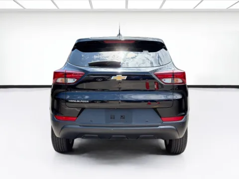 More photos of 2021 Chevrolet Trailblazer LS at KarGenie, CA