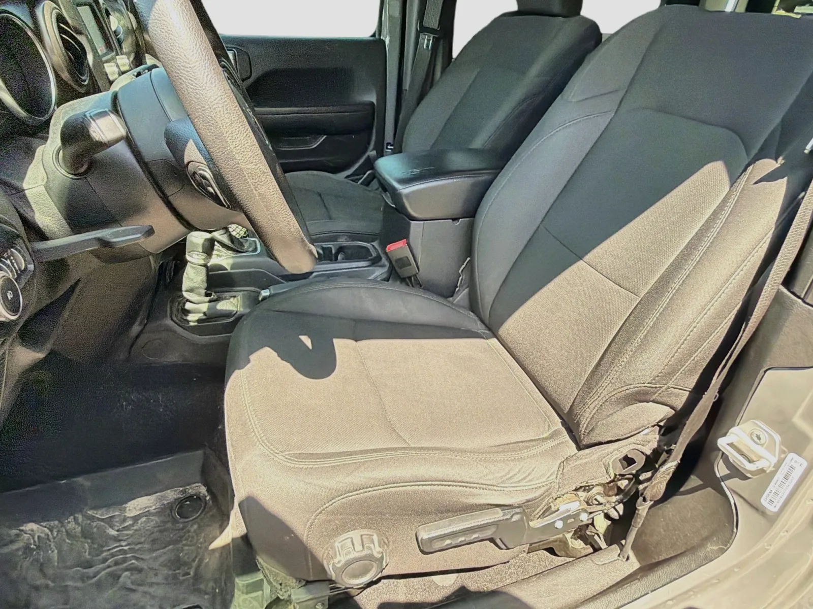 Jeep Wrangler photo 11
