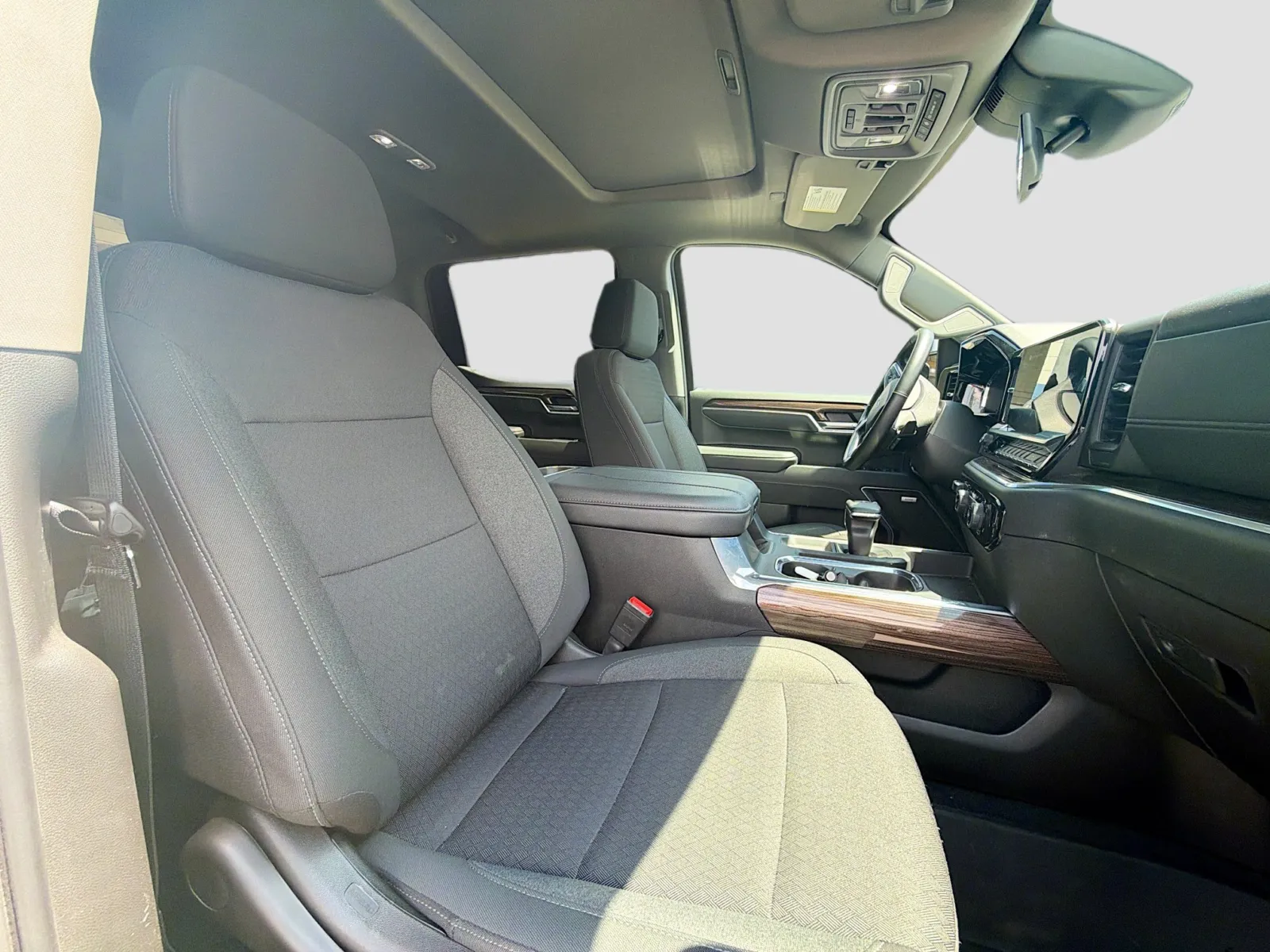 Chevrolet Silverado photo 19