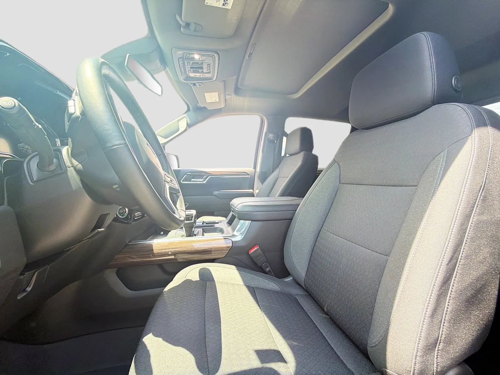 Chevrolet Silverado photo 14