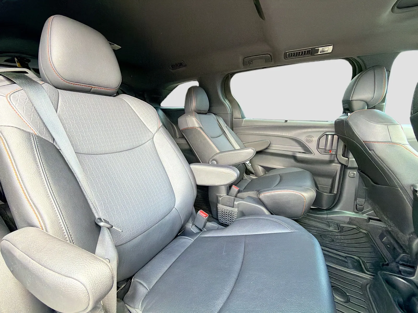 Toyota Sienna photo 18