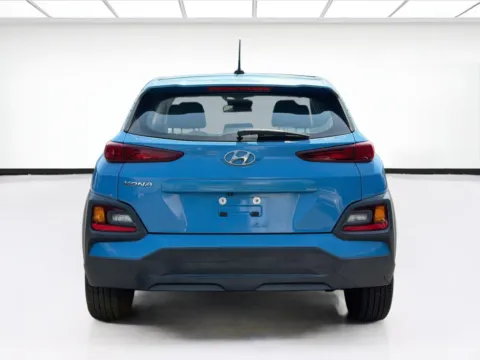 More photos of 2020 Hyundai Kona SE at KarGenie, CA