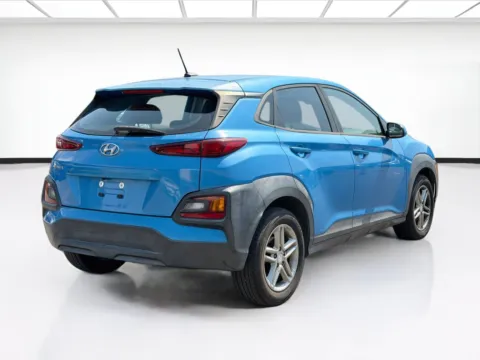 More photos of 2020 Hyundai Kona SE at KarGenie, CA