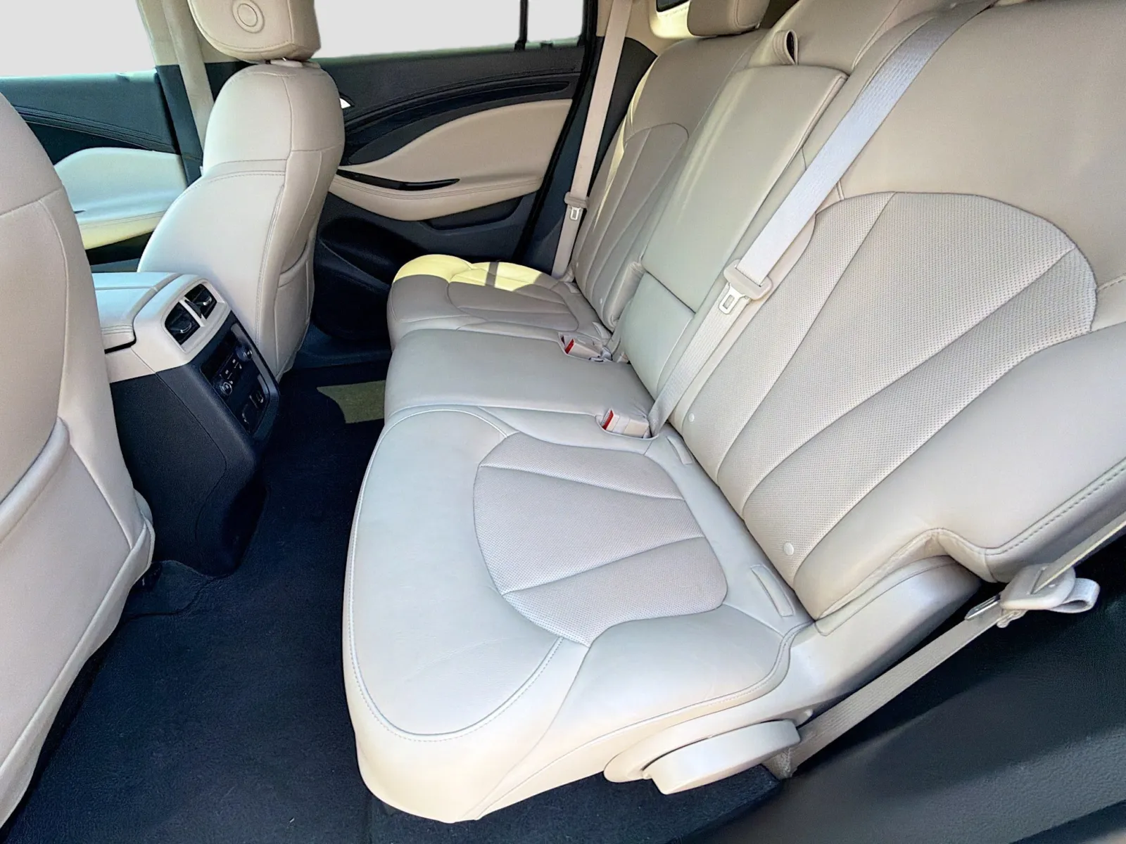 Buick Envision photo 12