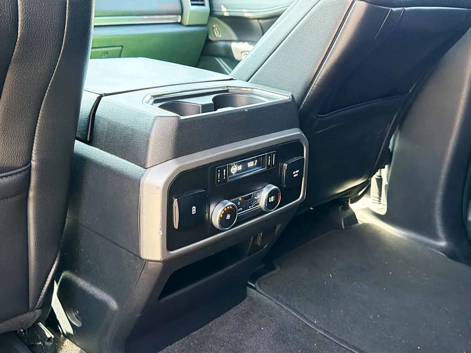 Ford Expedition photo 17