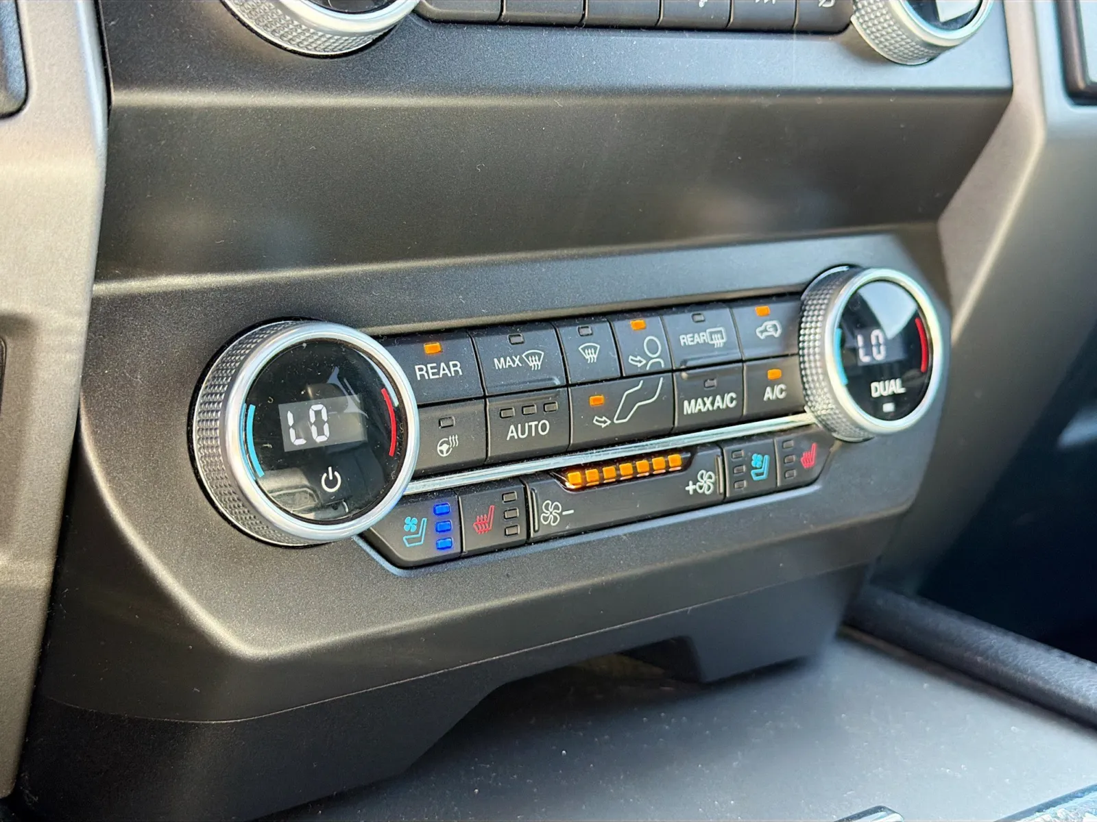 Ford Expedition photo 12