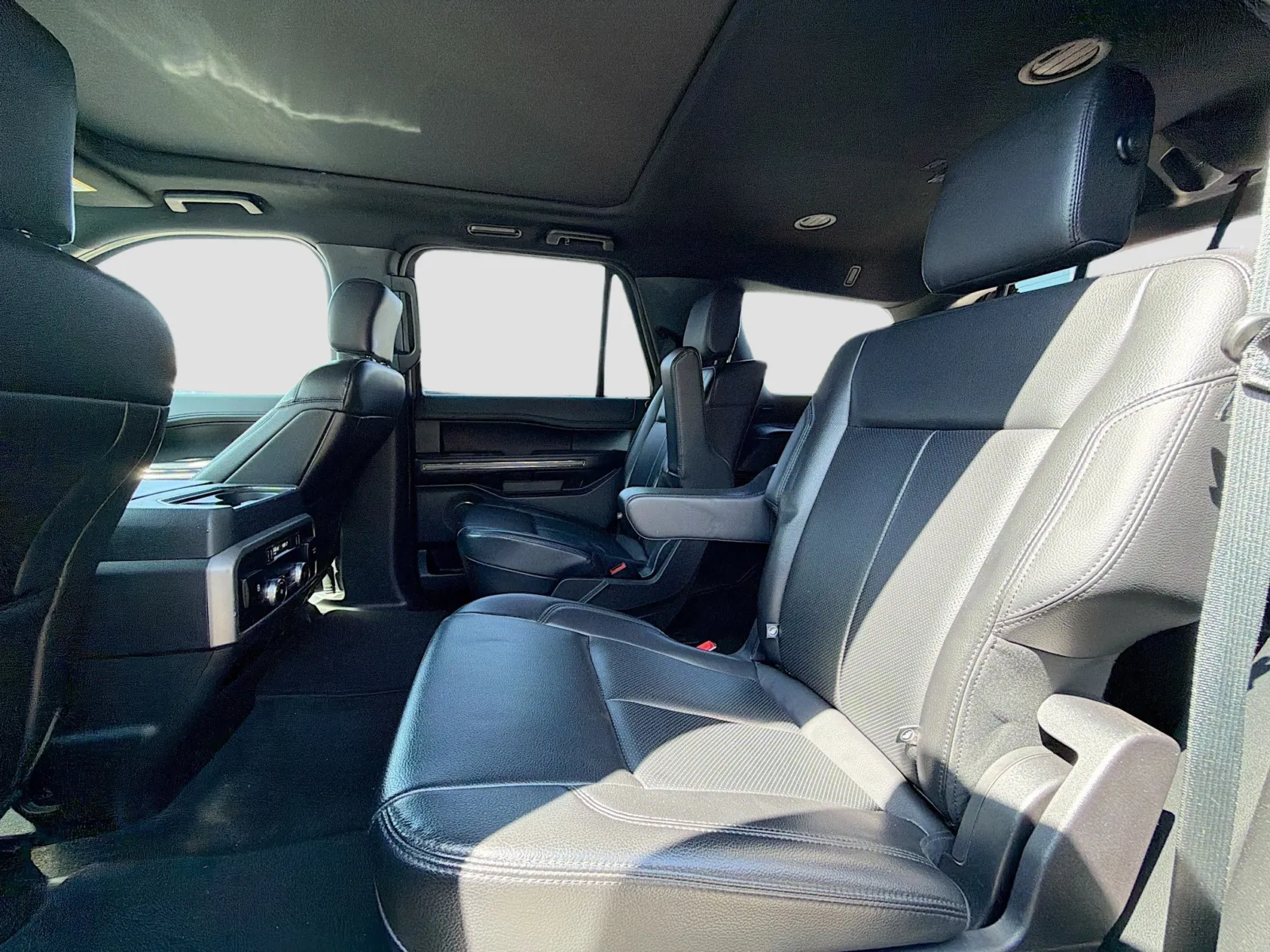 Ford Expedition photo 16