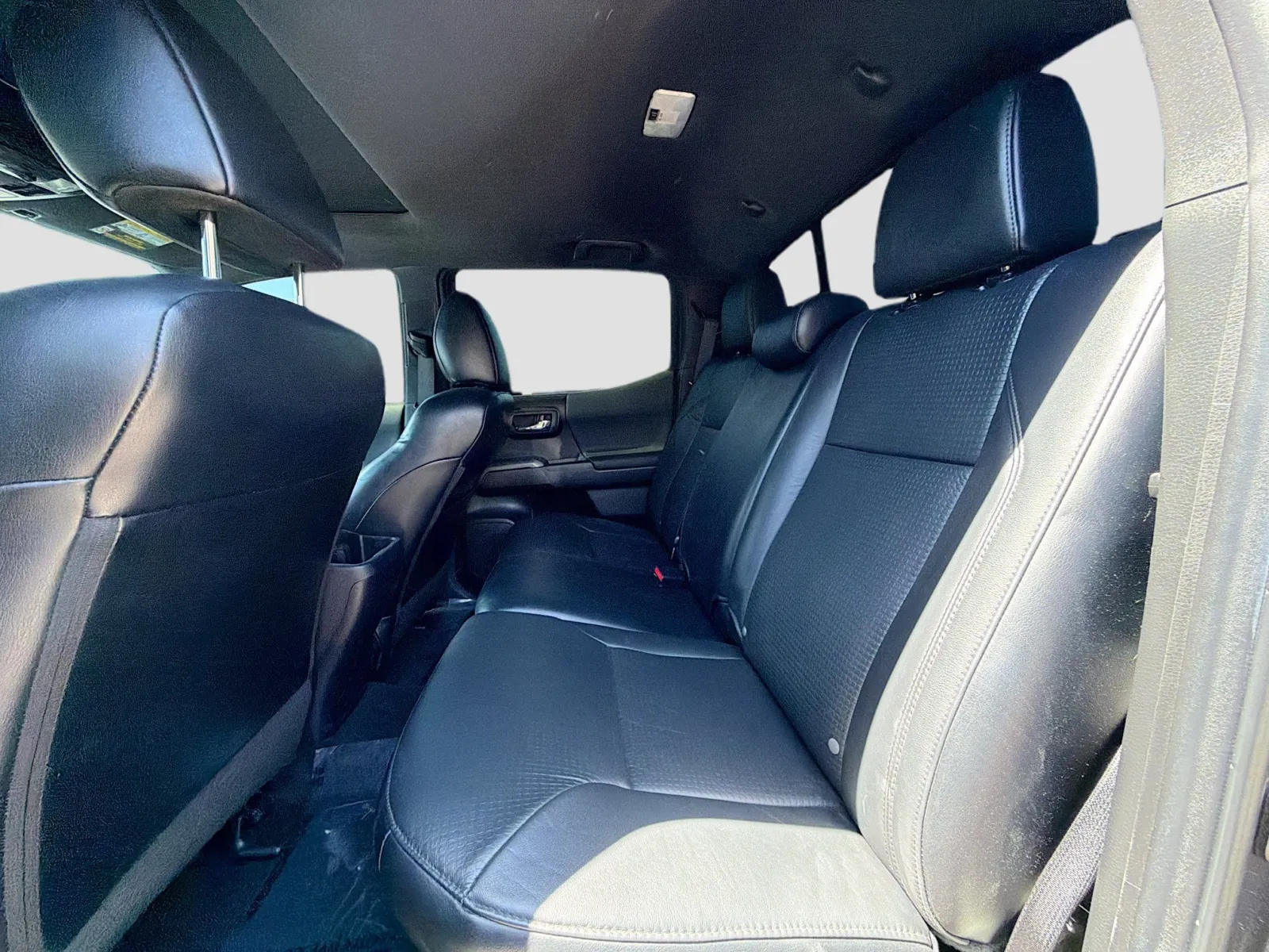 Toyota Tacoma photo 17