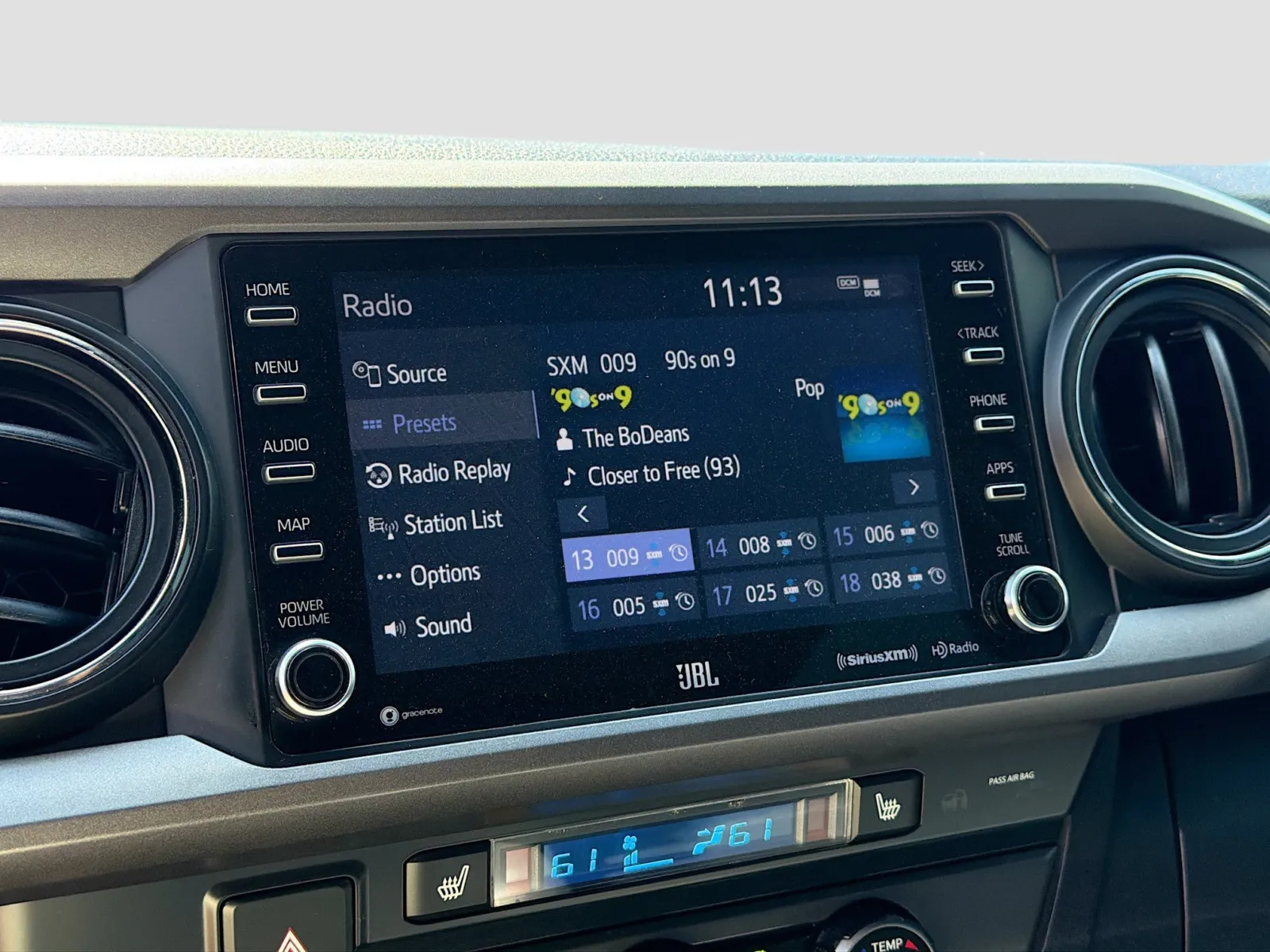 Toyota Tacoma photo 11