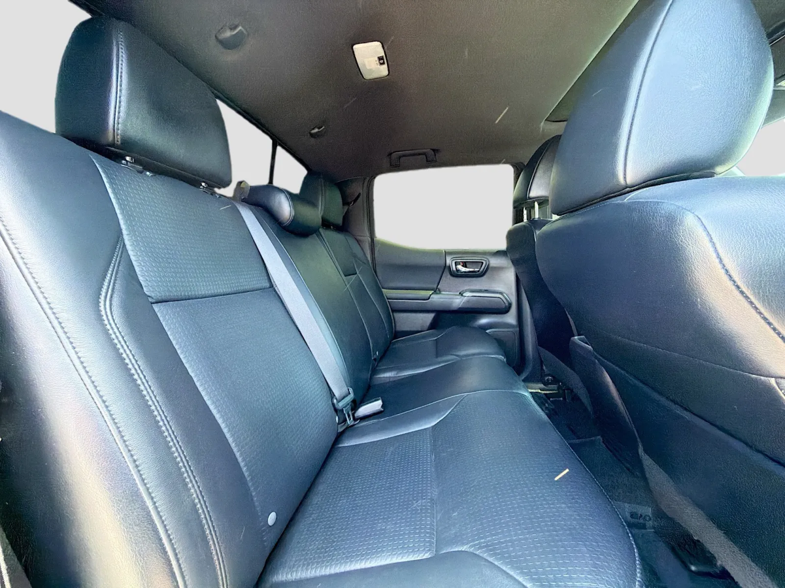 Toyota Tacoma photo 18