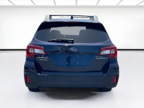 More photos of 2018 Subaru Outback 2.5i Premium at KarGenie, CA