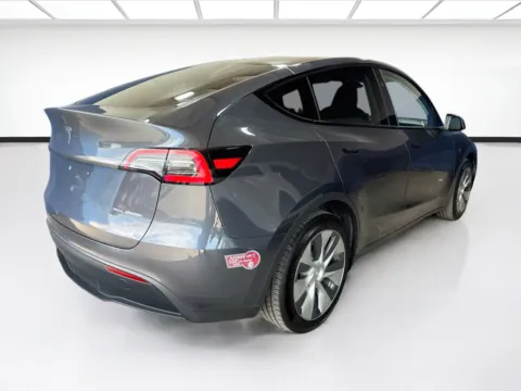 More photos of 2023 Tesla Model Y Long Range at KarGenie, CA