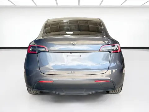 More photos of 2023 Tesla Model Y Long Range at KarGenie, CA