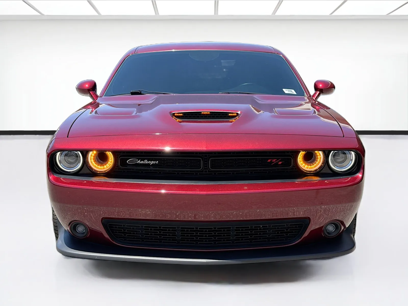 Dodge Challenger photo 2