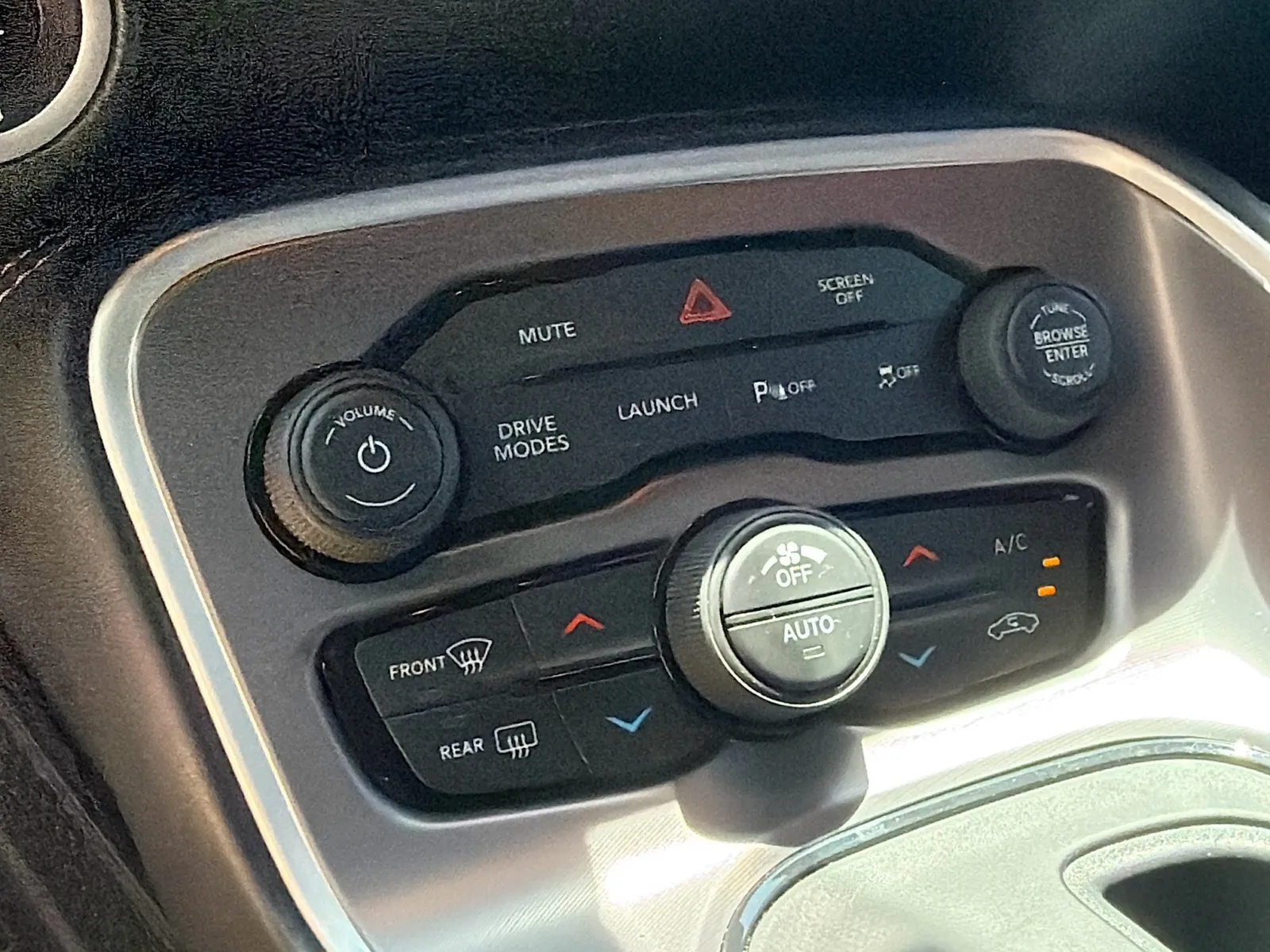 Dodge Challenger photo 11