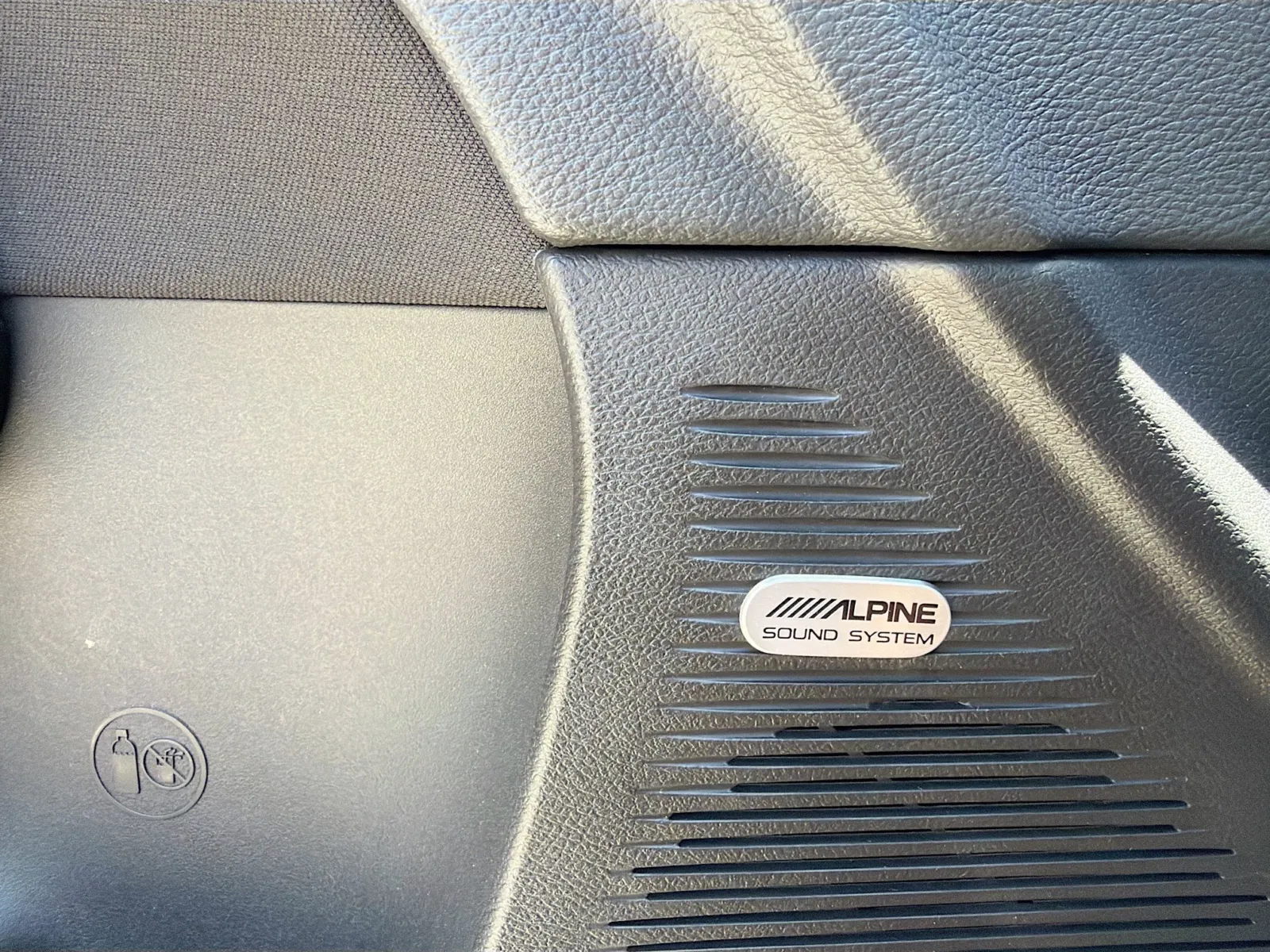 Dodge Challenger photo 17