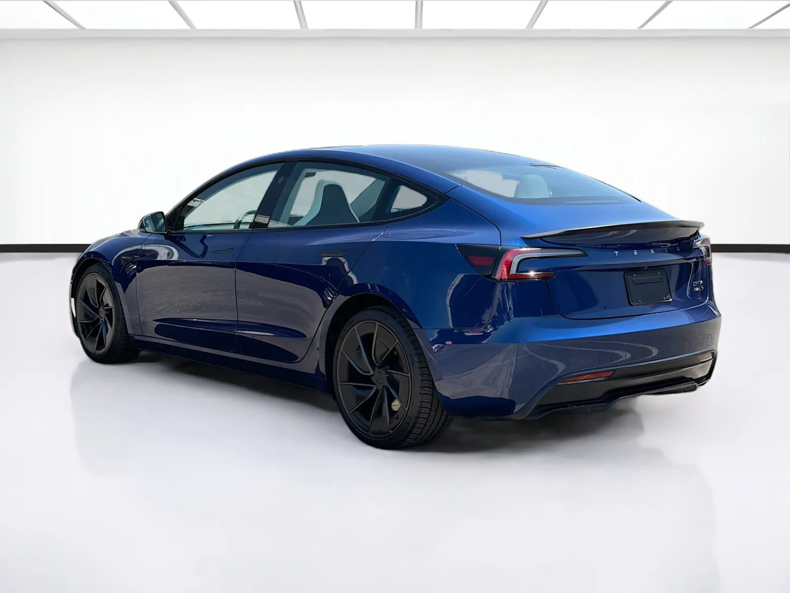 Tesla Model 3 photo 6